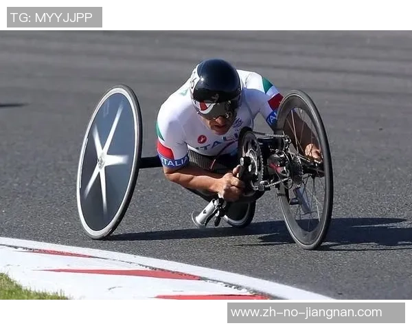足球场上的意外悲剧一场车祸改变了无数人的命运与梦想 足球场上的意外悲剧一场车祸改变了无数人的命运与梦想